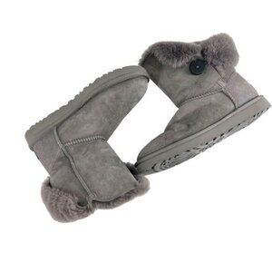 UGG Bailey Button II Boots Gray Suede Fur Lined Size Women’s Size 8 S/N 1016226